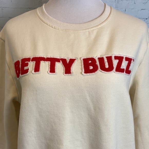 Betty Buzz Blake Lively Women’s Crewneck Sweatshirt Sz M Cozy Comfy Gossip Girl - Picture 2 of 16